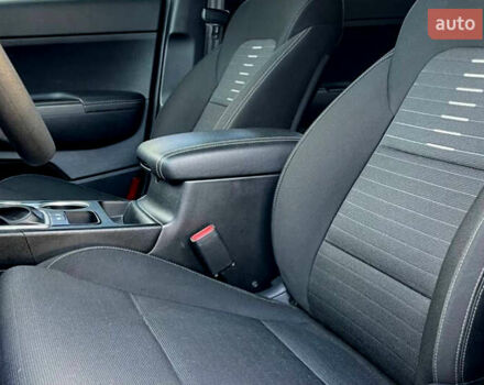 Черный Киа Sportage, объемом двигателя 2.36 л и пробегом 119 тыс. км за 15000 $, фото 8 на Automoto.ua