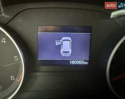 Чорний Кіа Sportage, об'ємом двигуна 1.6 л та пробігом 180 тис. км за 18500 $, фото 10 на Automoto.ua