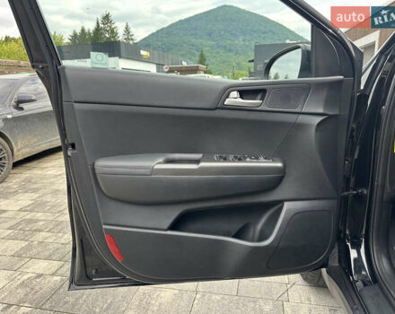 Черный Киа Sportage, объемом двигателя 2.36 л и пробегом 107 тыс. км за 18000 $, фото 12 на Automoto.ua