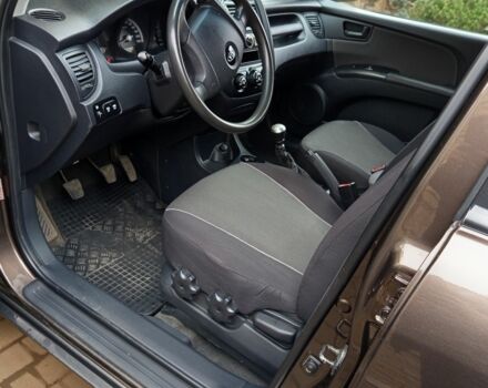 Коричневый Киа Sportage, объемом двигателя 2 л и пробегом 249 тыс. км за 9000 $, фото 10 на Automoto.ua