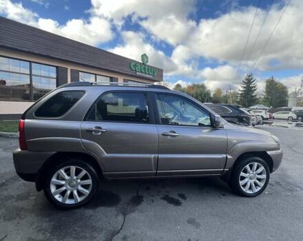 Коричневый Киа Sportage, объемом двигателя 2 л и пробегом 178 тыс. км за 8200 $, фото 5 на Automoto.ua