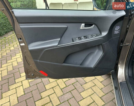 Коричневий Кіа Sportage, об'ємом двигуна 2 л та пробігом 197 тис. км за 14800 $, фото 21 на Automoto.ua