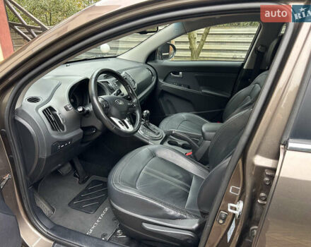 Коричневий Кіа Sportage, об'ємом двигуна 2 л та пробігом 197 тис. км за 14800 $, фото 13 на Automoto.ua