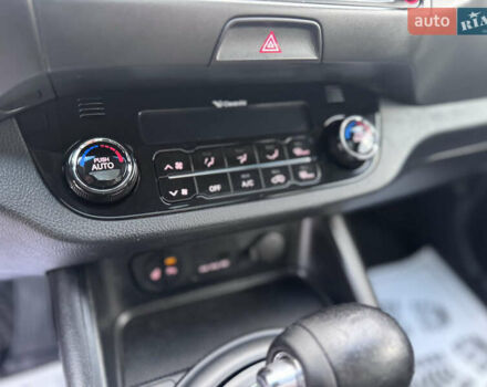 Коричневий Кіа Sportage, об'ємом двигуна 2 л та пробігом 190 тис. км за 13950 $, фото 36 на Automoto.ua