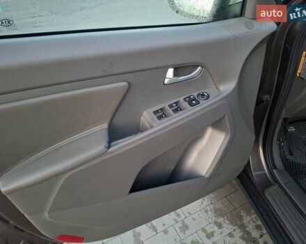 Коричневый Киа Sportage, объемом двигателя 2.4 л и пробегом 105 тыс. км за 11500 $, фото 17 на Automoto.ua