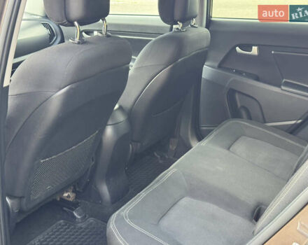 Коричневый Киа Sportage, объемом двигателя 1.69 л и пробегом 145 тыс. км за 12900 $, фото 13 на Automoto.ua