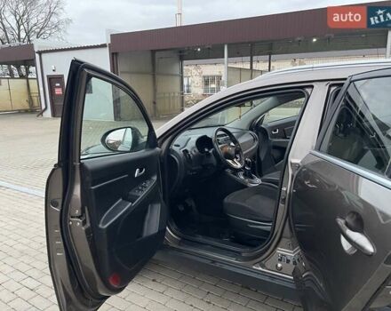 Коричневый Киа Sportage, объемом двигателя 1.7 л и пробегом 258 тыс. км за 11500 $, фото 33 на Automoto.ua