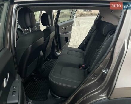 Коричневый Киа Sportage, объемом двигателя 1.7 л и пробегом 258 тыс. км за 11500 $, фото 26 на Automoto.ua