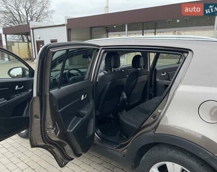 Коричневый Киа Sportage, объемом двигателя 1.7 л и пробегом 258 тыс. км за 11500 $, фото 27 на Automoto.ua