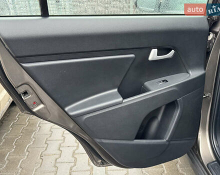 Коричневий Кіа Sportage, об'ємом двигуна 1.7 л та пробігом 70 тис. км за 15300 $, фото 48 на Automoto.ua