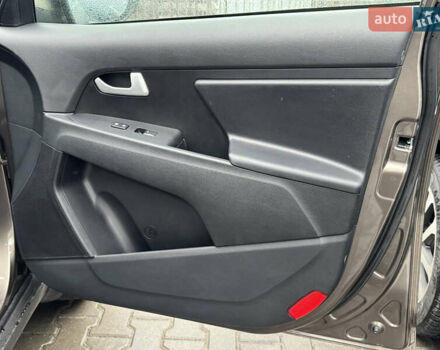 Коричневий Кіа Sportage, об'ємом двигуна 1.7 л та пробігом 70 тис. км за 15300 $, фото 34 на Automoto.ua