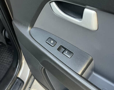 Коричневый Киа Sportage, объемом двигателя 2 л и пробегом 169 тыс. км за 15800 $, фото 6 на Automoto.ua