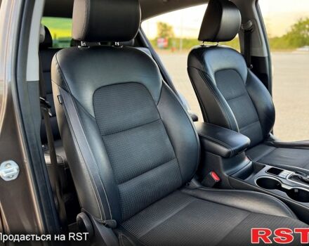 Коричневый Киа Sportage, объемом двигателя 2 л и пробегом 156 тыс. км за 16999 $, фото 3 на Automoto.ua