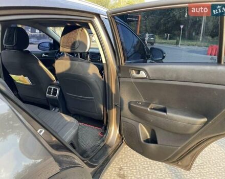 Коричневий Кіа Sportage, об'ємом двигуна 1.69 л та пробігом 140 тис. км за 15300 $, фото 10 на Automoto.ua