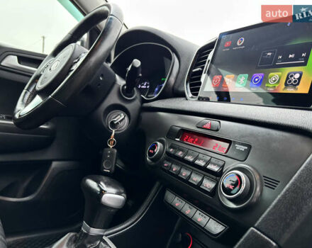 Коричневий Кіа Sportage, об'ємом двигуна 1.69 л та пробігом 173 тис. км за 17999 $, фото 79 на Automoto.ua