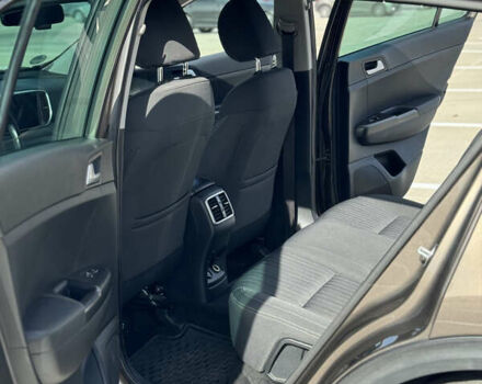 Коричневый Киа Sportage, объемом двигателя 1.69 л и пробегом 143 тыс. км за 18400 $, фото 25 на Automoto.ua