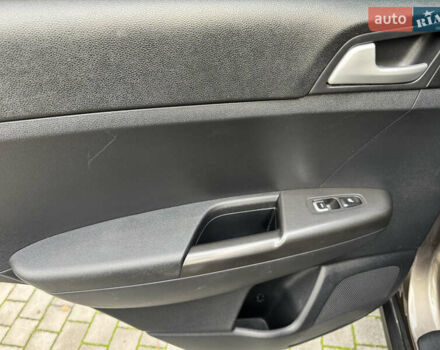 Коричневий Кіа Sportage, об'ємом двигуна 1.6 л та пробігом 168 тис. км за 13200 $, фото 10 на Automoto.ua