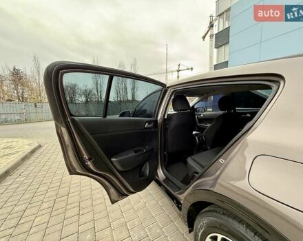 Коричневий Кіа Sportage, об'ємом двигуна 1.59 л та пробігом 53 тис. км за 13900 $, фото 58 на Automoto.ua