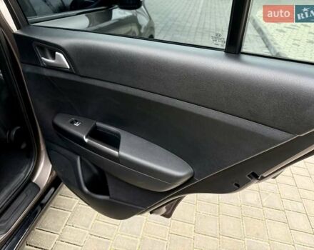 Коричневий Кіа Sportage, об'ємом двигуна 1.59 л та пробігом 53 тис. км за 13900 $, фото 57 на Automoto.ua