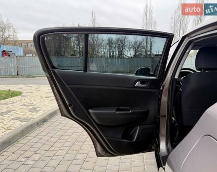 Коричневий Кіа Sportage, об'ємом двигуна 1.59 л та пробігом 53 тис. км за 13900 $, фото 63 на Automoto.ua