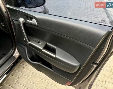 Коричневий Кіа Sportage, об'ємом двигуна 1.59 л та пробігом 53 тис. км за 13900 $, фото 44 на Automoto.ua