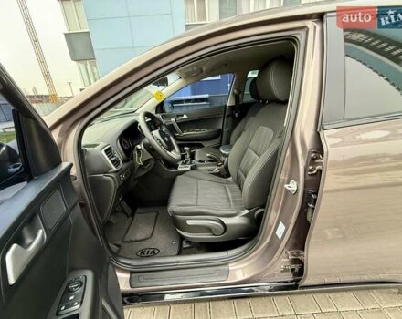 Коричневий Кіа Sportage, об'ємом двигуна 1.59 л та пробігом 53 тис. км за 13900 $, фото 32 на Automoto.ua