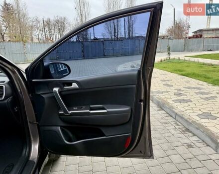 Коричневий Кіа Sportage, об'ємом двигуна 1.59 л та пробігом 53 тис. км за 13900 $, фото 45 на Automoto.ua