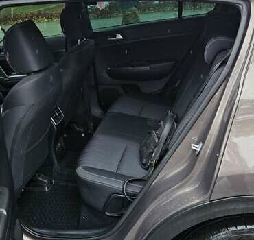 Коричневий Кіа Sportage, об'ємом двигуна 1.59 л та пробігом 24 тис. км за 23500 $, фото 6 на Automoto.ua