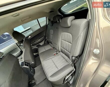 Коричневий Кіа Sportage, об'ємом двигуна 1.59 л та пробігом 53 тис. км за 13900 $, фото 65 на Automoto.ua