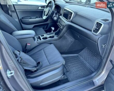 Кіа Sportage 2021 у Харкові на Automoto.ua Коричневий Кіа Sportage, об'ємом двигуна 1.59 л та пробігом 66 тис. км за 18999 $, фото 35 на Automoto.ua