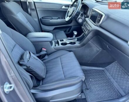 Кіа Sportage 2021 у Харкові на Automoto.ua Коричневий Кіа Sportage, об'ємом двигуна 1.59 л та пробігом 66 тис. км за 18999 $, фото 39 на Automoto.ua