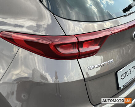 Коричневый Киа Sportage, объемом двигателя 1.6 л и пробегом 39 тыс. км за 811200 $, фото 13 на Automoto.ua