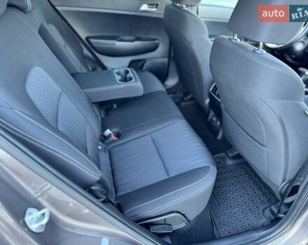 Кіа Sportage 2021 у Харкові на Automoto.ua Коричневий Кіа Sportage, об'ємом двигуна 1.59 л та пробігом 66 тис. км за 18999 $, фото 48 на Automoto.ua