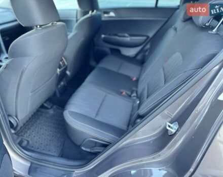 Кіа Sportage 2021 у Харкові на Automoto.ua Коричневий Кіа Sportage, об'ємом двигуна 1.59 л та пробігом 66 тис. км за 18999 $, фото 46 на Automoto.ua