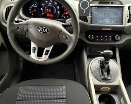 Красный Киа Sportage, объемом двигателя 2.4 л и пробегом 280 тыс. км за 9700 $, фото 8 на Automoto.ua