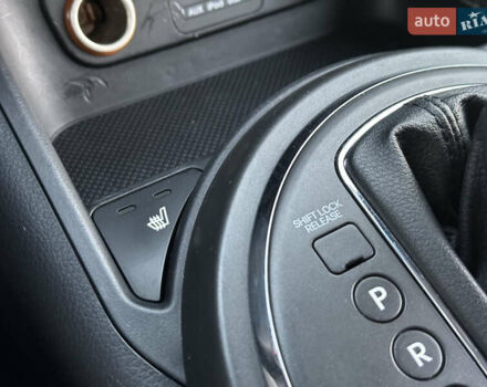 Червоний Кіа Sportage, об'ємом двигуна 2 л та пробігом 150 тис. км за 13500 $, фото 66 на Automoto.ua