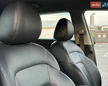 Червоний Кіа Sportage, об'ємом двигуна 2 л та пробігом 150 тис. км за 13500 $, фото 49 на Automoto.ua