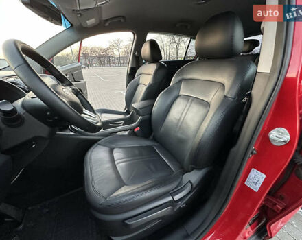 Червоний Кіа Sportage, об'ємом двигуна 2 л та пробігом 150 тис. км за 13500 $, фото 52 на Automoto.ua