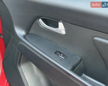 Червоний Кіа Sportage, об'ємом двигуна 2 л та пробігом 150 тис. км за 13500 $, фото 44 на Automoto.ua