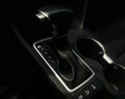 Красный Киа Sportage, объемом двигателя 2.4 л и пробегом 155 тыс. км за 16800 $, фото 18 на Automoto.ua