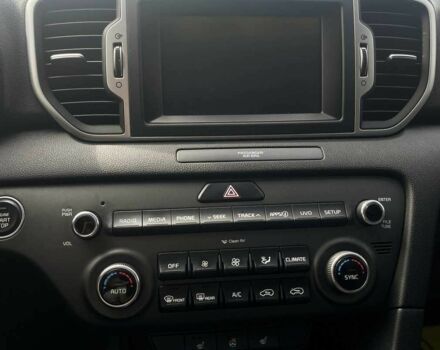 Красный Киа Sportage, объемом двигателя 2.4 л и пробегом 155 тыс. км за 16800 $, фото 19 на Automoto.ua