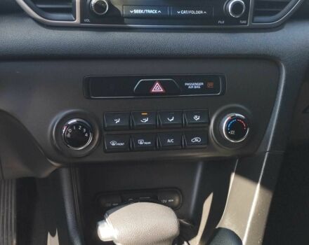 Красный Киа Sportage, объемом двигателя 2.4 л и пробегом 270 тыс. км за 303 $, фото 6 на Automoto.ua