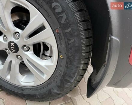 Красный Киа Sportage, объемом двигателя 2 л и пробегом 110 тыс. км за 17600 $, фото 2 на Automoto.ua