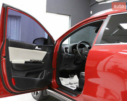 Красный Киа Sportage, объемом двигателя 2 л и пробегом 144 тыс. км за 21800 $, фото 60 на Automoto.ua
