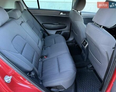 Червоний Кіа Sportage, об'ємом двигуна 1.69 л та пробігом 58 тис. км за 18800 $, фото 49 на Automoto.ua