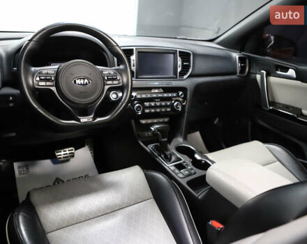 Красный Киа Sportage, объемом двигателя 2 л и пробегом 144 тыс. км за 21800 $, фото 100 на Automoto.ua