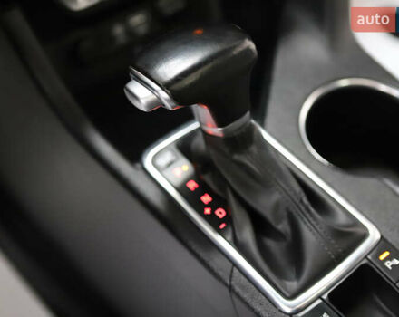 Красный Киа Sportage, объемом двигателя 2 л и пробегом 144 тыс. км за 21800 $, фото 85 на Automoto.ua