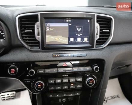 Красный Киа Sportage, объемом двигателя 2 л и пробегом 144 тыс. км за 21800 $, фото 74 на Automoto.ua