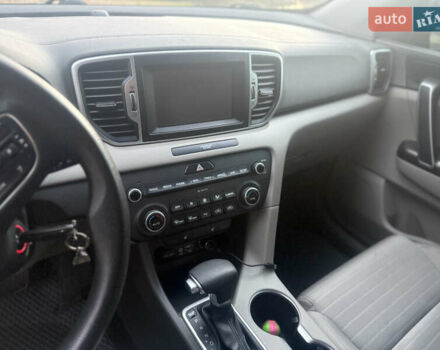 Красный Киа Sportage, объемом двигателя 2.36 л и пробегом 83 тыс. км за 16500 $, фото 11 на Automoto.ua
