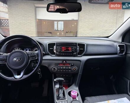 Красный Киа Sportage, объемом двигателя 2 л и пробегом 110 тыс. км за 17600 $, фото 8 на Automoto.ua